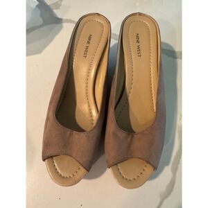 Nine West Womens Taupe Mauve Faux Suede Peep Toe Platform Wedge Slide Sandals 9